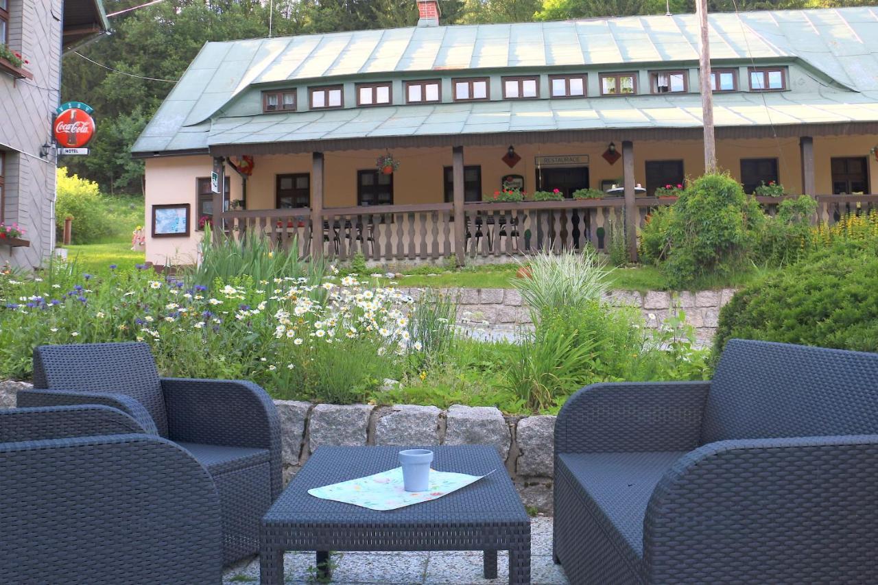 Hotel Maredis Kořenov Extérieur photo